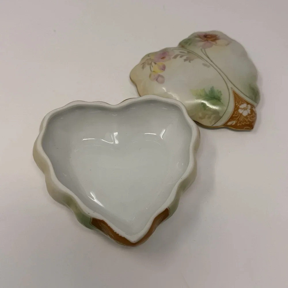 Vtg R.S. Suhl Heart Porcelain Trinket Box Floral Jewelry Dish Japan‎ 4.5